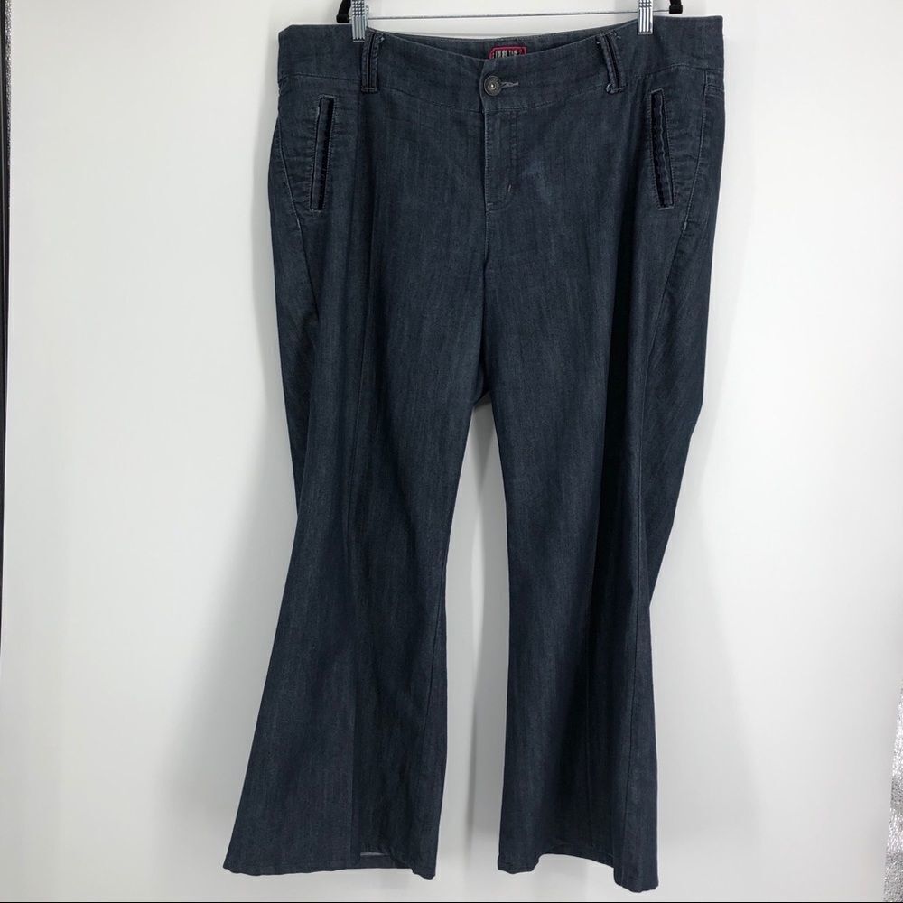 TORRID Wide Leg Jeans‎
